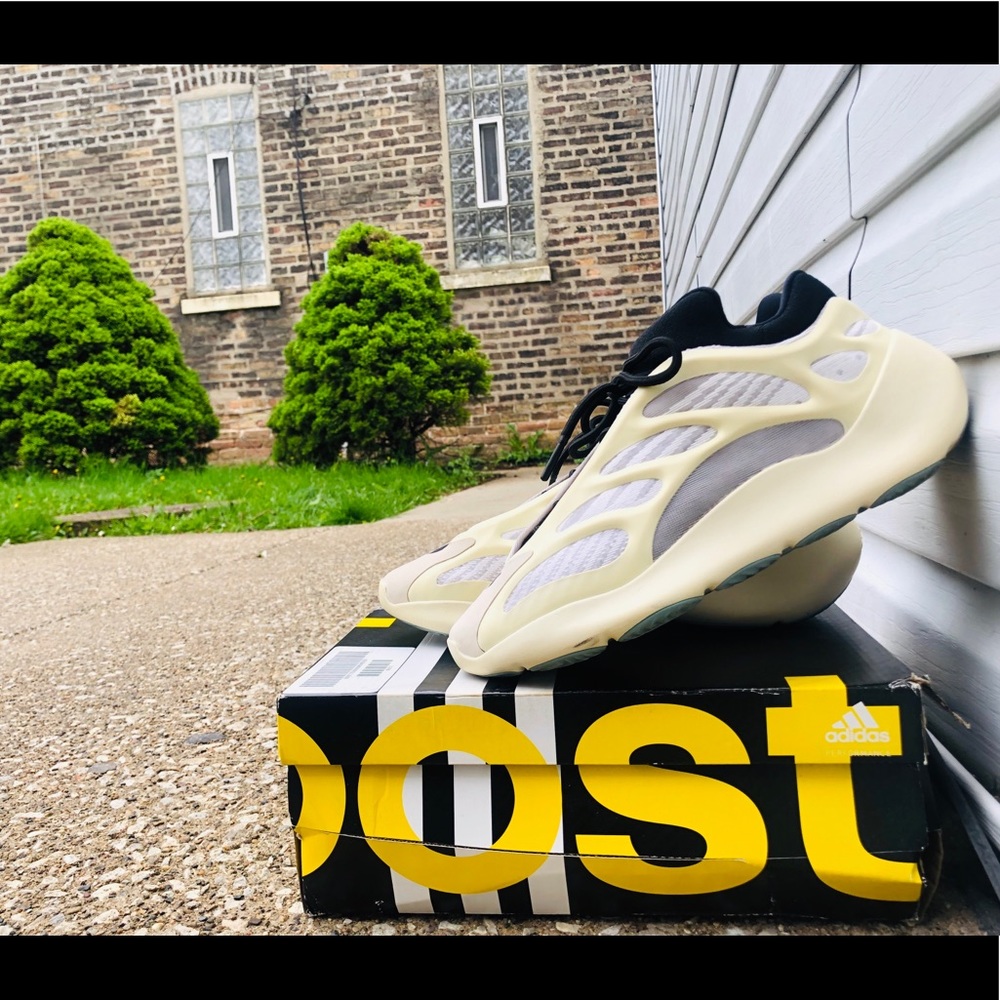 Yeezy Adidas 700 V3 Azael
